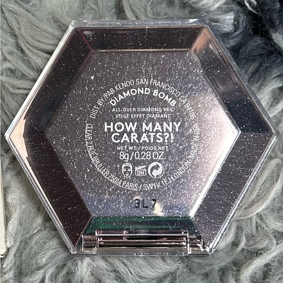 FENTY BEAUTY Diamond Bomb All-Over Diamond Veil - Picture 3 of 16